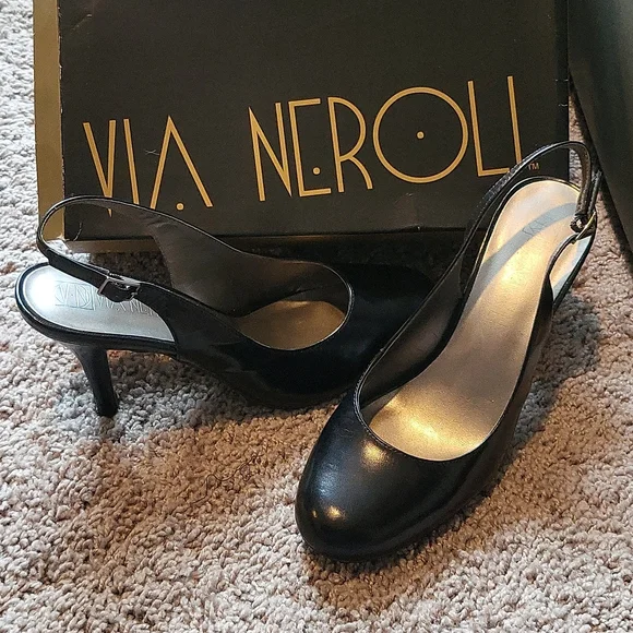 Via Neroli Deville slingback pumps. - Picture 3 of 3